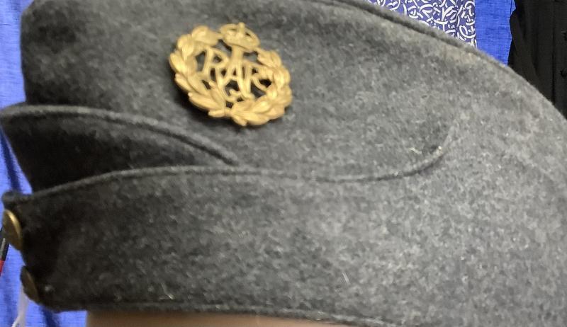WWII RAF SIDE CAP & BADGE