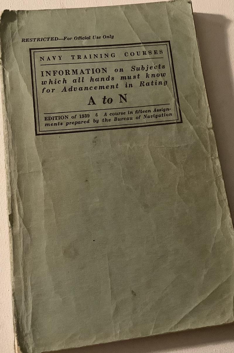 WWII NAVY TRAINING COURSEs BOOKLET