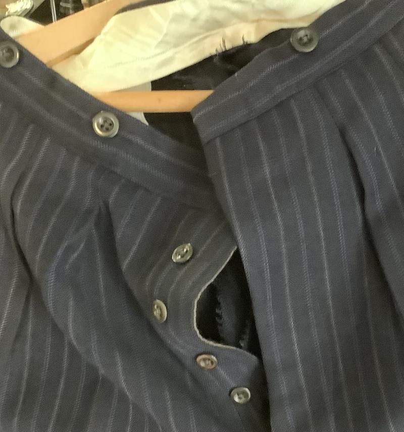 CC41 GENTLEMANS SUIT