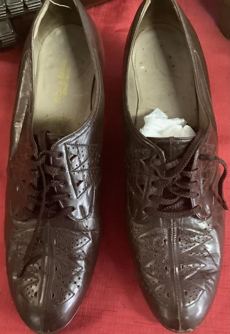 WWII AMERICAN GOLD CROSS LADIES SHOES